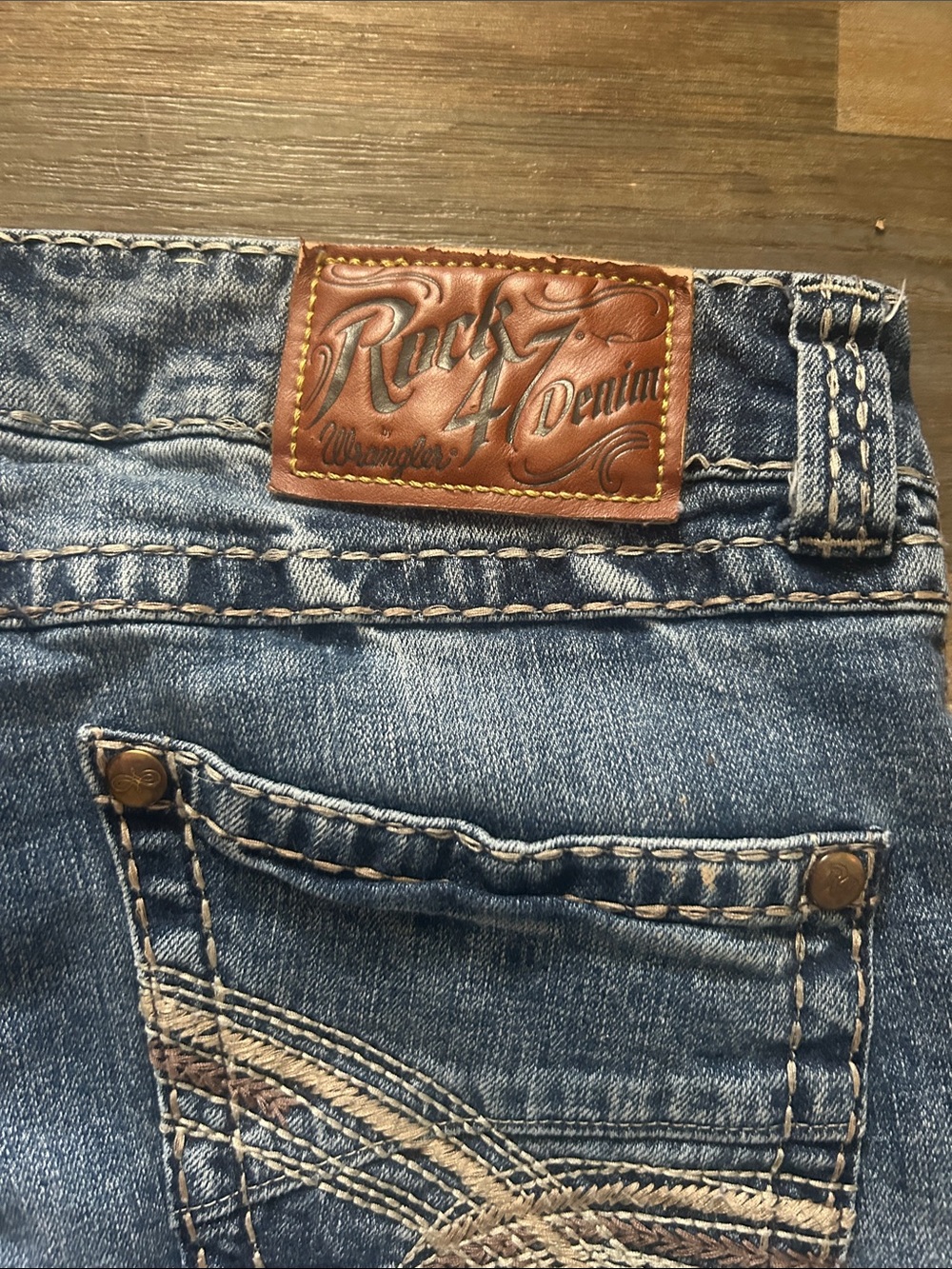 Slim Straight Men’s Jeans in Medium Blue - Picture 4 of 6